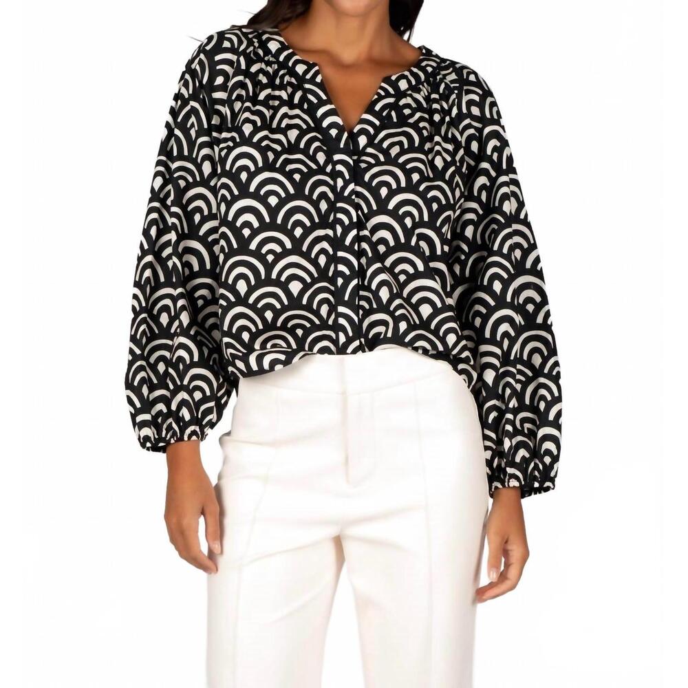 NEW SINCERELY OURS blakely midnight fan top in black/white